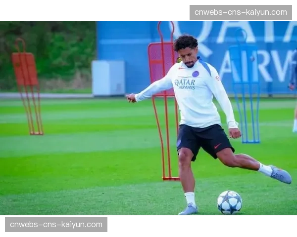 巴黎伤病情况更新：登贝莱无限期缺阵，马尔基尼奥斯出战存疑